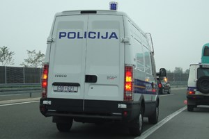 Slika A Nove Fotke/polic1.jpg